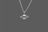 Cordão Colar Corrente com Pingente de Saturno Planeta Ciência e Espaço