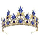 Coroa de noiva vintage barroca com gemas azuis e strass.
