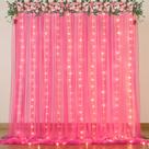 Cortina de Fundo Suppromo de Tule Rosa Choque com Luzes - 3x3m