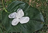 Cristal Quartzo Branco Rolado - Unidade de 3 a 4 cm