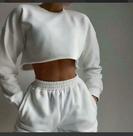 Cropped de moletom