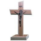 Cruz de Madeira com Medalha de São Bento 36x19cm