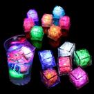 Cubo De Gelo Com Luzes Led Colorido Brilha Na Água - 12un Tranparente