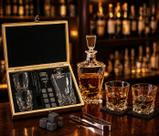 Decanter Whisky Com Dois Copos Gelo Em Pedra Caixa Madeira