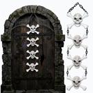 Decoração de Halloween para Pendurar com 4 Caveiras e Ossos Realistas Acorrentadas em Plástico Enfeite de 1 metro