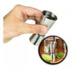 "Desperte o chef que há em você com nosso Dosador Profissional de 30/60ml. Tenha controle total sobre as quantidades e s