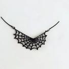 Desperte seu Encanto Dark: Colar de Teia de Aranha em Resina