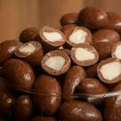 Drageado de Chocolate ao Leite Com Castanha do pará 200 grs