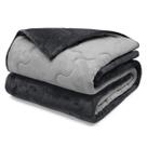 Edredom Buettner Solteiro Plush Flannel 100% Poliéster Dupla Face 160mx240m Preto e Metal Escuro Edredom Buettner Solteiro Plush Flannel 100% Poliéster Dupla Face 160mx240m Preto e Metal Escuro