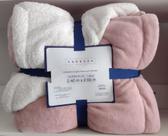 Edredom Dupla Face com Sherpa Queen Plus Rosé 2,40m x 2,60m Edredom Dupla Face com Sherpa Queen Plus Rosé 2,40m x 2,60m