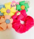 Elástico de Cabelo Scrunchie Flor de Pelúcia Conforto e Estilo para Seus Cabelos
