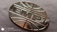 Emblema EMPI polido em metal