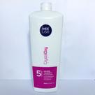 Emulsão Reveladora CrystalOxy - 5 volumes 900ml - Mix Use Emulsão Reveladora CrystalOxy - 5 volumes 900ml - Mix Use