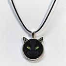 Encante-se com o Colar Místico de Gato Preto!