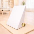Encosto Travesseiro Triangular Cunha Rampa Napa Impermeável Fisioterapia apoio para coluna e pernas BRANCO