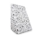 Encosto triangular conforto flores pretas fundo branco tam u natural home care