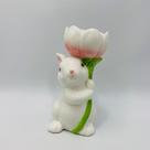 Enfeite Coelho em Cerâmica com Tulipa Decorativa 15,2x9,5cm