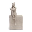 Escultura decorativa pessoa mulher sentada na pedra mart