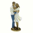 Escultura Família Casal Com Filho Em Resina