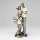 Escultura Familia Com Filho Em Resina