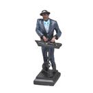 Escultura musico tecladista decor em resina azul e preto