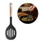 Escumadeira com Alça Cozinha Inox e Nylon Betty Crocker