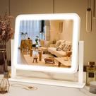 Espelho de Maquiagem FENNIO com Luzes LED - 14x12cm - 3 Cores de Iluminação Espelho de Maquiagem FENNIO com Luzes LED - 14x12cm - 3 Cores de Iluminação