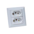 Espelho de Tomada Duplo Chanfrado com 2 Tomadas 10A Branco