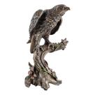 Estátua De Resina Falcão Imponente Sob O Tronco Coleção