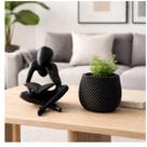 Estátua Decorativa Leitor com Livro Vaso para Suculenta Decoração Moderna Sala Estante Escritório Enfeite Preto.