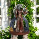 Estátua Deusa Celta Brigidh/Brigit/Brigid - Porta Velas com 03 Velas Lamparina Estátua Deusa Celta Brigidh/Brigit/Brigid - Porta Velas com 03 Velas Lamparina