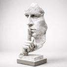 Estátua O Silêncio Escultura Decoração Branca Abstrata 32cm Branco Envelhecido Estátua O Silêncio Escultura Decoração Branca Abstrata 32cm Branco Envelhecido