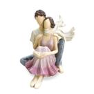 Estatueta Casal Sentado Resina Decoração 15Cm