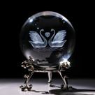 Estatueta Crystal Double Swan HDCRYSTALGIFTS com bola de cristal