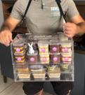 Expositor Acrílico para 24 Caixinhas com 2 Gavetas para 100 Brigadeiros com Alça e Pegador
