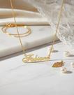 FABIANA COLAR DE NOME FOLHEADO A OURO 18k