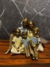 Familia decorativa 2 meninos e 1 menina