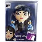 Fandom BOX Boneca Wandinha com Peixes Wandinha Colecionavel Lider Fandom BOX Boneca Wandinha com Peixes Wandinha Colecionavel Lider