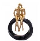 Figura Decorativa de Resina CASAL SENTADO - Wolff