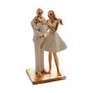 Figura Decorativa Família Casal Bebê Resina Branca Wolff