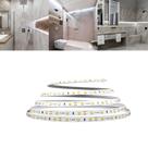 Fita Led Nicho Banheiro 120leds/m 12w/m 5 Metros Luminatti 6000K Fita Led Nicho Banheiro 120leds/m 12w/m 5 Metros Luminatti 6000K