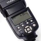 Flash Yongnuo Speedlite YN565EX III TTL para câmeras Nikon + Difusor + Rebatedor