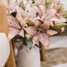 Flor lírio artificial 5 hastes 60cm ,o vaso não acompanha
