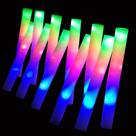 Foam Glow Sticks Bylaotrs 32 unidades com luz LED intermitente de 3 modos Foam Glow Sticks Bylaotrs 32 unidades com luz LED intermitente de 3 modos