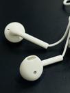 Fone de Ouvido Q'GOLD com Microfone e Controle Integrado