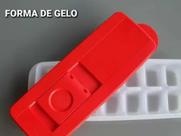 Forma de Gelo Tupperware Branco com Tampa Vermelha