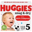 Fraldas Huggies Snug & Dry Tamanho 5 (12-17kg) - Pacote com 132 Unidades Fraldas Huggies Snug & Dry Tamanho 5 (12-17kg) - Pacote com 132 Unidades