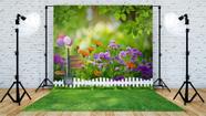 Fundo Fotografico em Tecido Jardim Cerca Placa Flores -150x170cm Fundo Fotografico em Tecido Jardim Cerca Placa Flores -150x170cm
