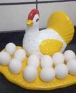 Galinha porta ovos com bandeja removivel. merilu
