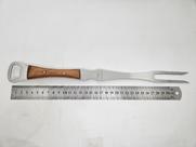 Garfo Para Churrasco Inox Cabo Madeira Com Abridor Garrafa